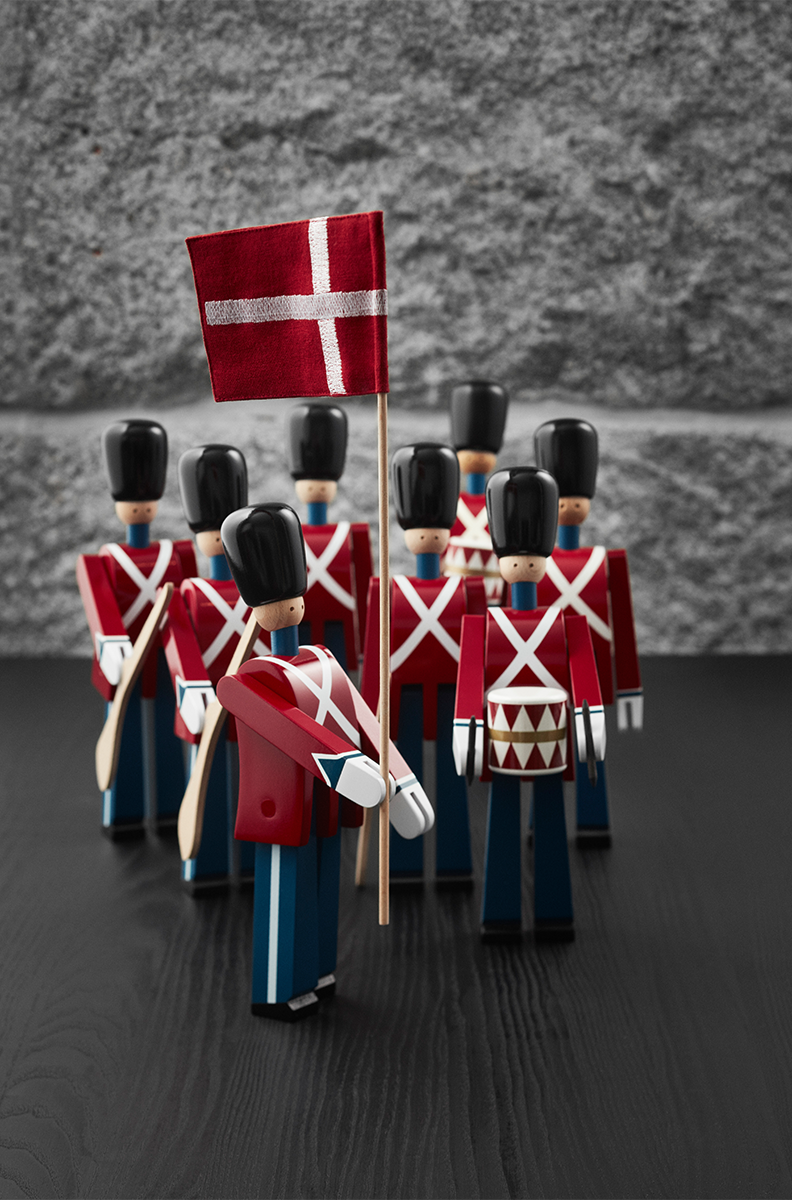 Garde royal avec drapeau en tissu / Pistolet par Kay Bojesen Danemark