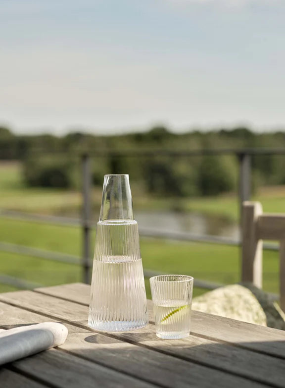 Carafe Pilastro avec verre 1 L, par Stelton