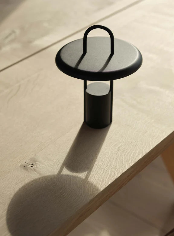 Lampe LED Pier, portable par Stelton