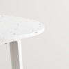 Nouvelle table de salle à manger ronde moderne avec plateau en plastique recyclé par Tiptoe