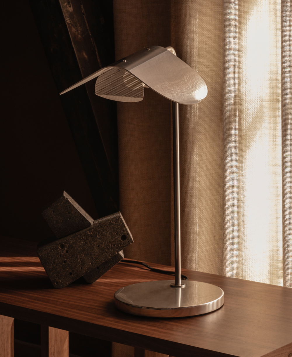 Lampe de table Wing par Menu 