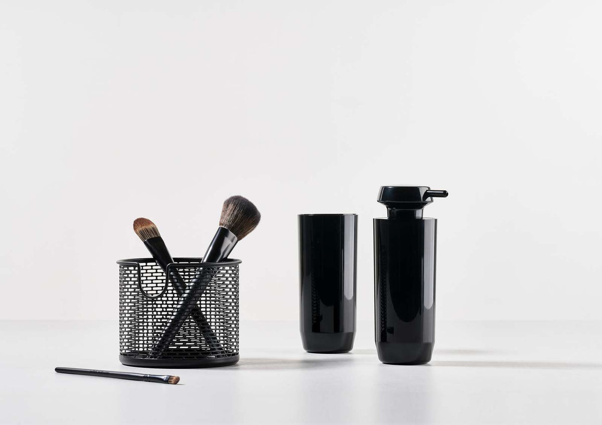 Suii Toothbrush Mug by Zone Denmark
